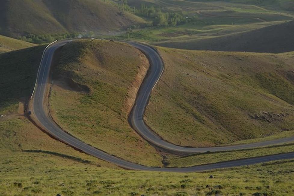 جاده کوهستانی و گردنه های تویسرکان