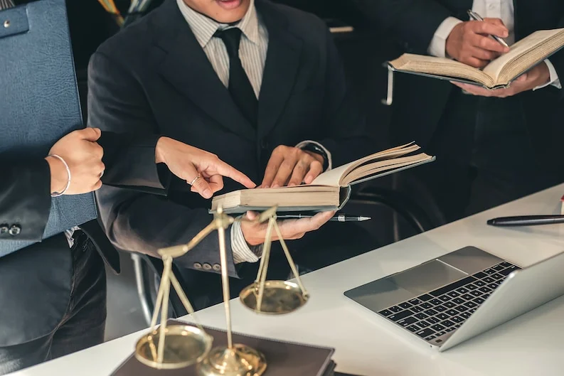 خدمات حقوقی تخصصی؛ راهکاری حرفه ای برای پرونده های خاص