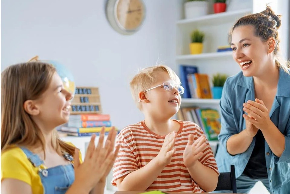 کلاس های فشرده مکالمه انگلیسی برای رشد سریع مهارت گفتاری