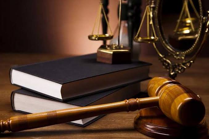 آزمون | کتاب معیارهای انتخاب بهترین منابع مطالعاتی برای آزمونهای وکالت